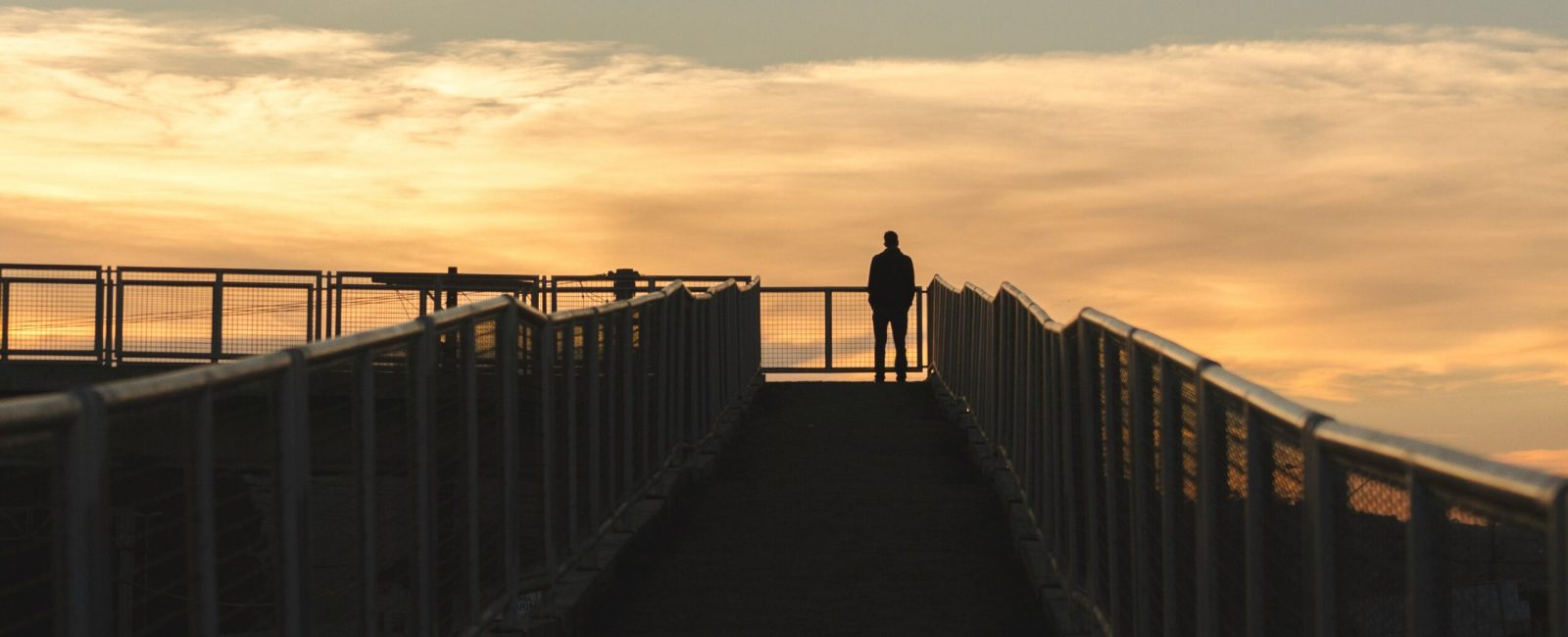 Loneliness gabriel-qT1Fpj7VidI-unsplash